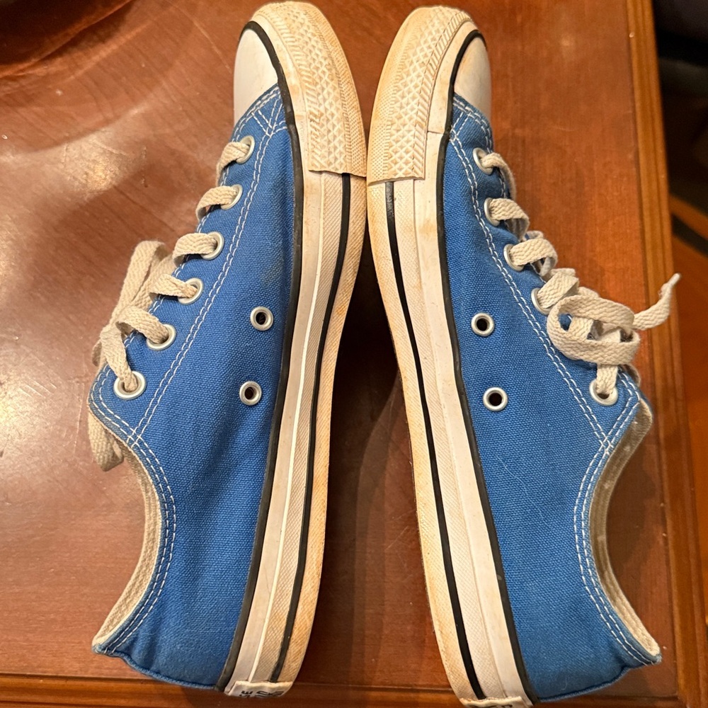 Converse AllStar Blue and White Wm 9.5 Sneakers - Picture 4 of 8